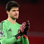 Di Balik Bayang-Bayang Old Trafford: Mengapa Manchester United Masih Membutuhkan Kiper Berpengalaman Pengganti Senne Lammens?