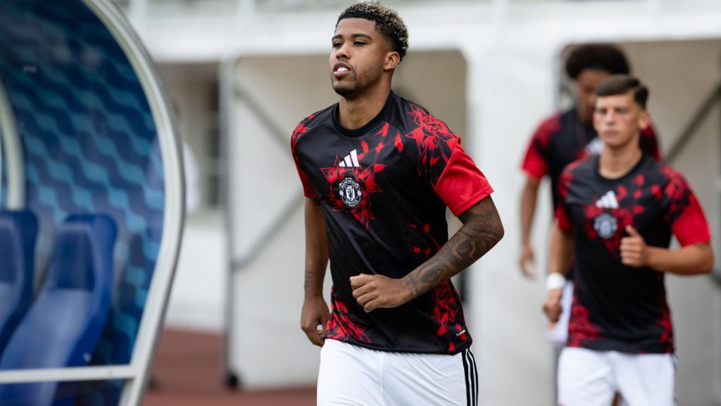 debut-andrey-santos-kekalahan-mu-wrexham-pramusim