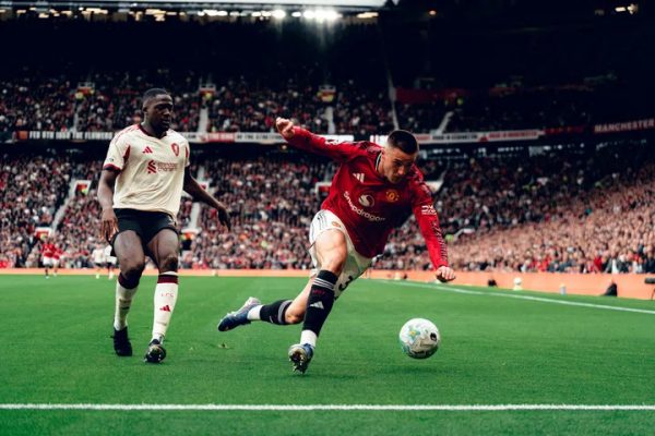 badai awal musim United
