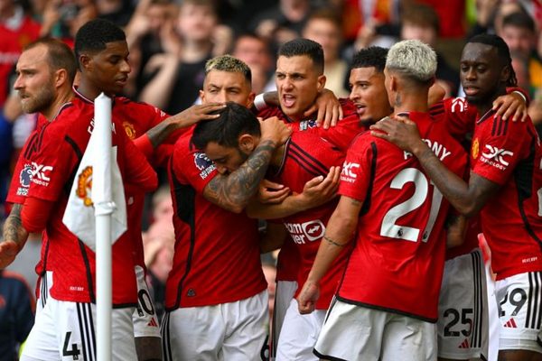 Manchester United Slot Skuad
