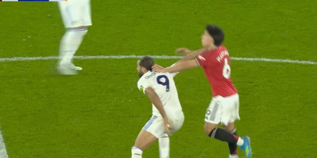 martinez-desak-penjelasan-premier-league-var-derby
