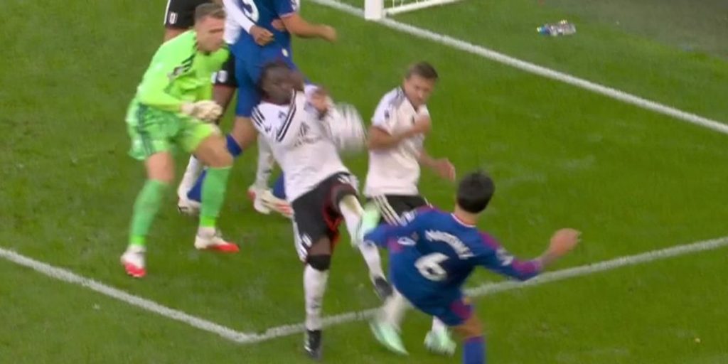 transkrip-var-penalti-bassey-ditolak-united