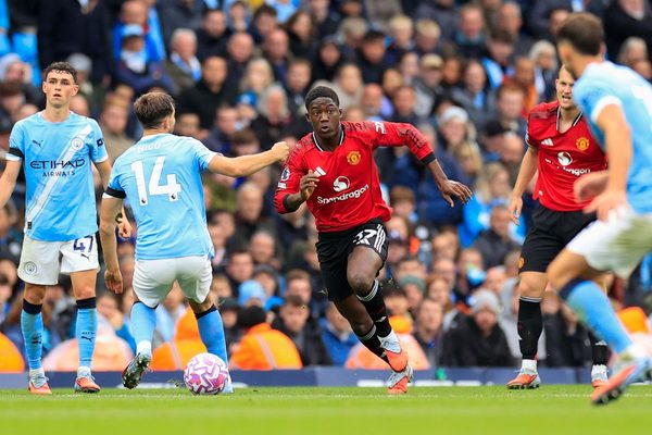 tiang gawang United