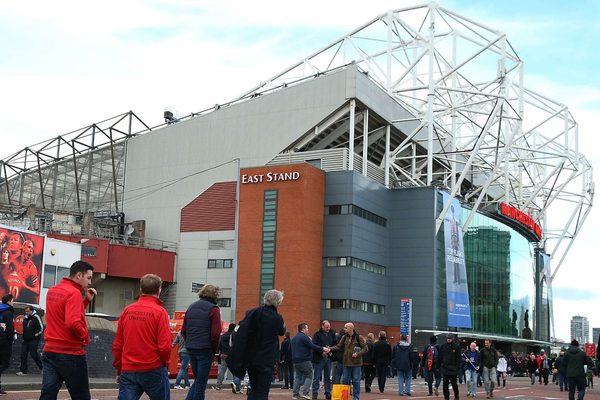 Zirkzee bertahan Old Trafford
