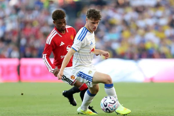 Carlos Baleba Manchester United