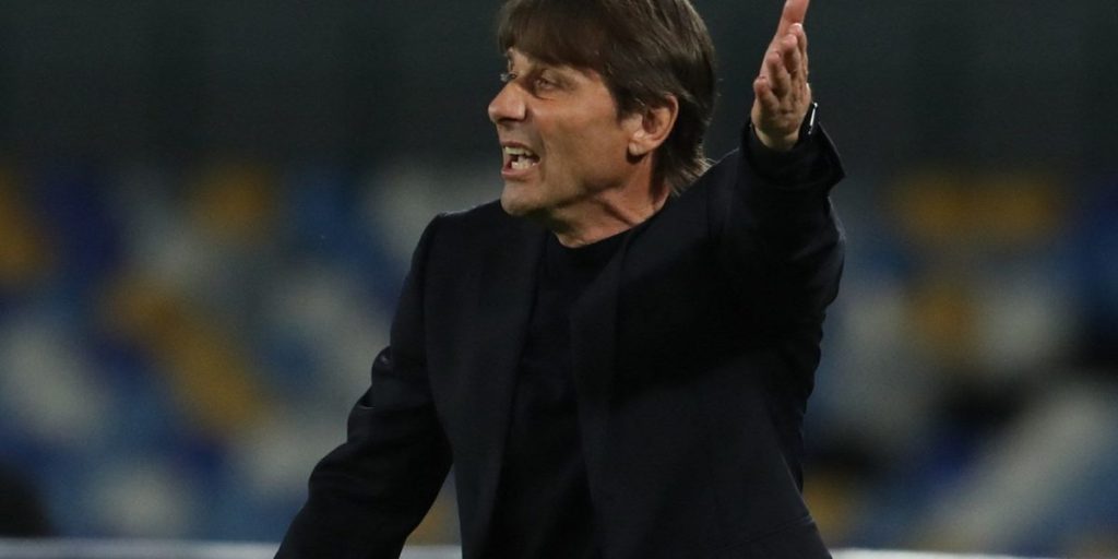conte-sinyal-minat-latih-manchester-united