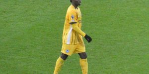 debut-carlos-baleba-lini-tengah-mu
