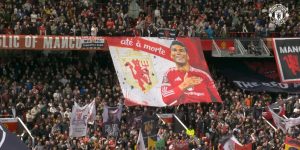 fans-mu-banner-51-tahun-man-city-skandal