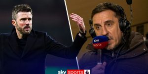 gary-neville-peringatan-carrick-manchester-united-musim-krusial