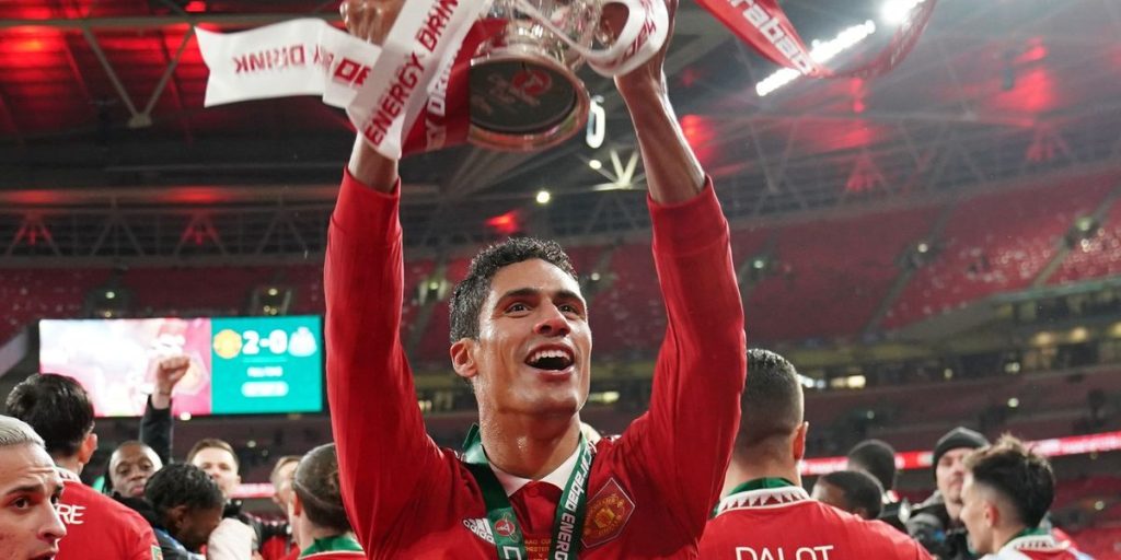 raphael-varane-mundur-proyek-sir-jim-ratcliffe-united