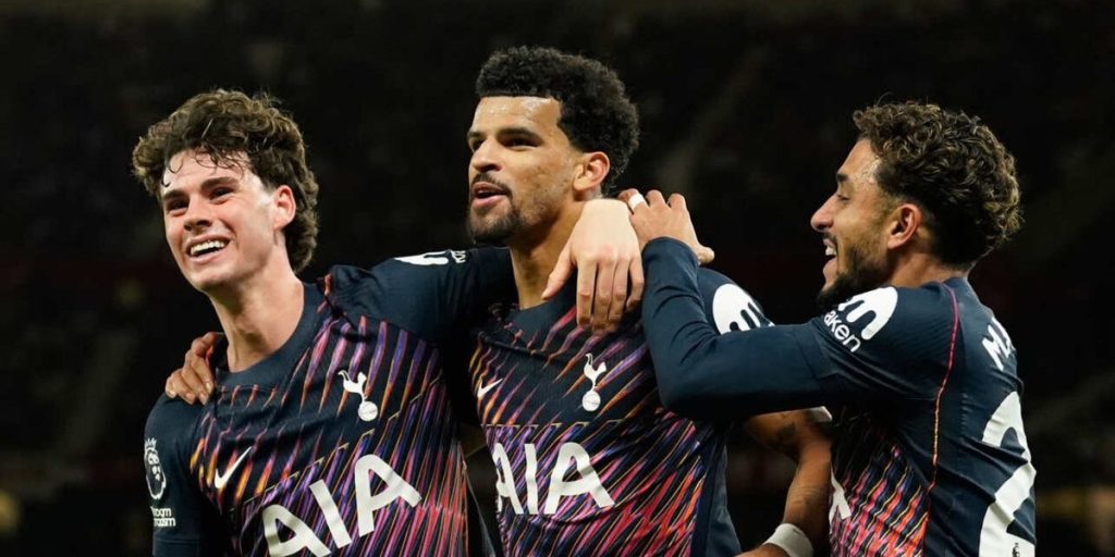 solanke-sesalkan-peluang-hattrick-mu-beruntung-poin-spurs